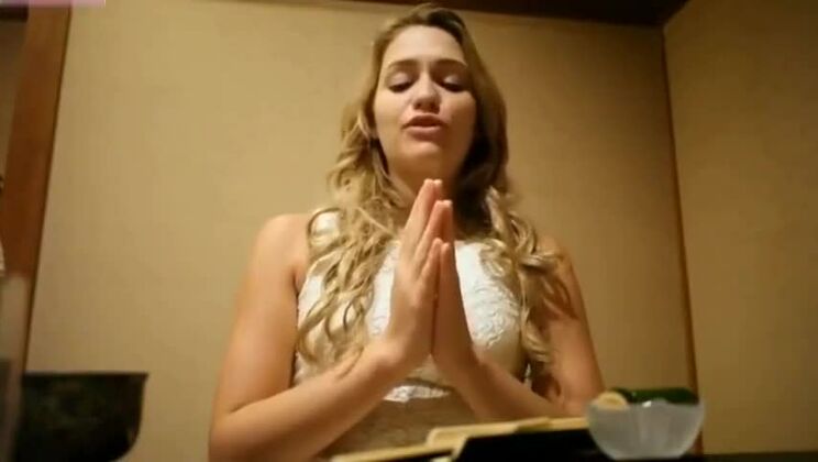 神々しい日本人女性