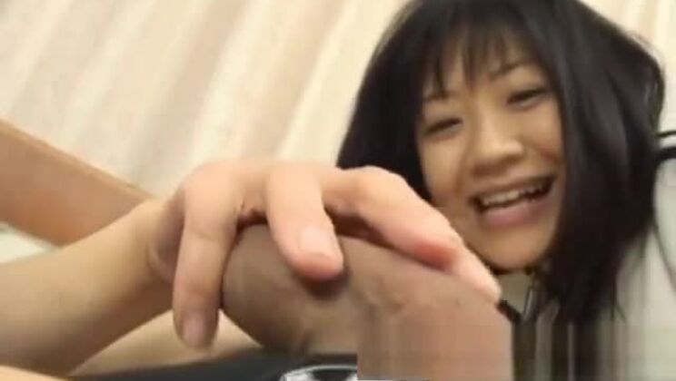 美しい無精ひげの日本人痴女