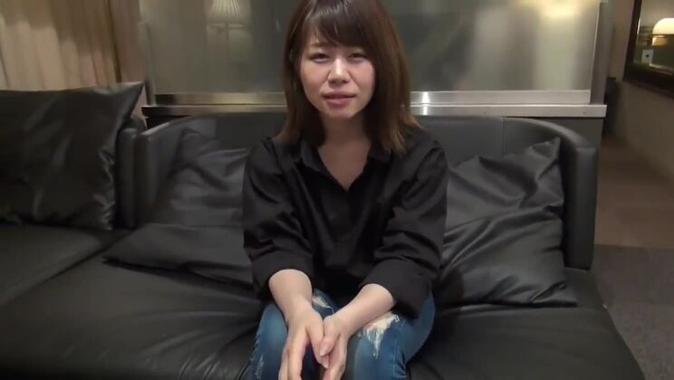 可愛いアジアの女