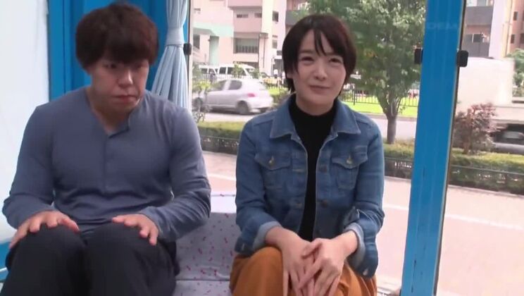 神々しいほど小胸のアジア人娘