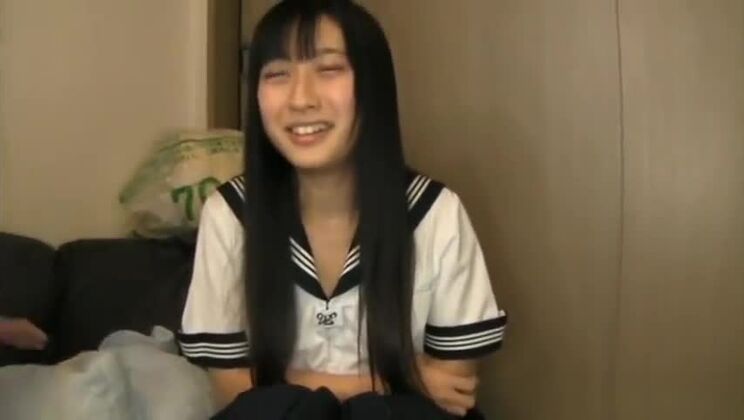 誘惑的な日本人女が激しく突かれる