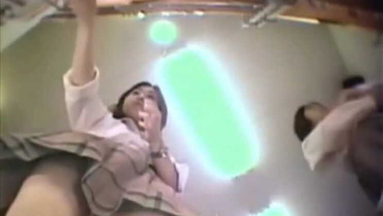 信じられないほどセクシーなランジェリーを着た日本人女性のXXX動画