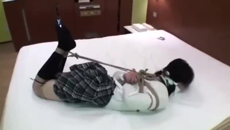 フェチポルノ映画に登場する見事な日本人女性