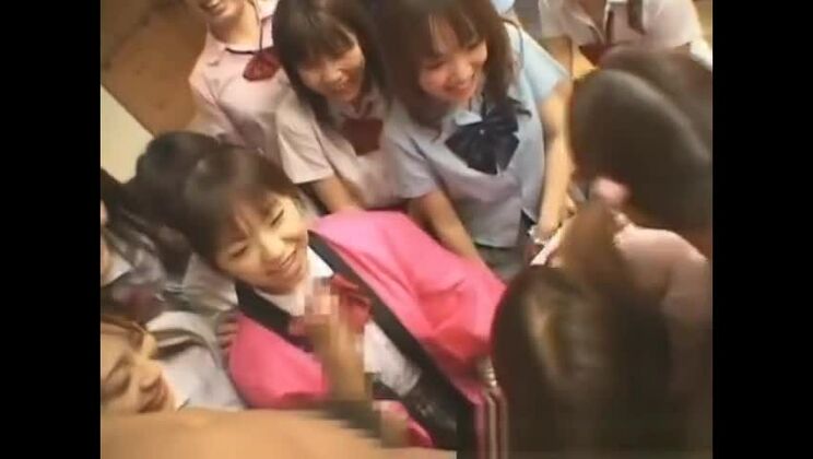 リアルなハードコアプレイを見せる信じられないほどセクシーな日本人女