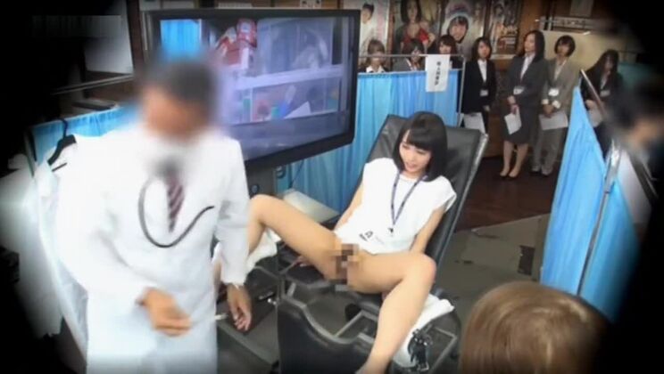 ホットな巨乳日本人娘