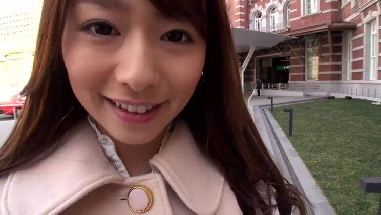 愛らしい日本人女性