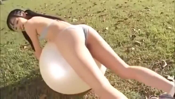 美しいブルネットのアジア人娼婦がハードコアなセックス