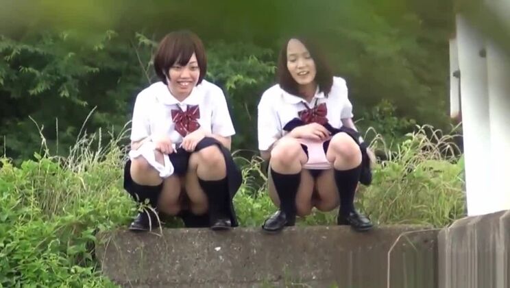 フェチプレイを楽しむ魅力的な日本人女性