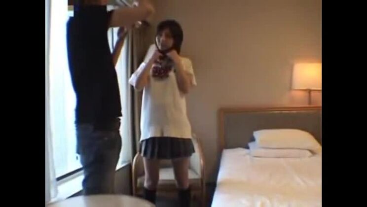 美貌のアジア人女