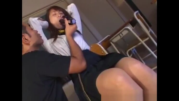 愛らしいアジア人女が驚くべき異人種間ポルノ動画に出演