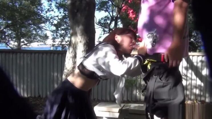 素敵な日本人娼婦が人前で激しく犯される