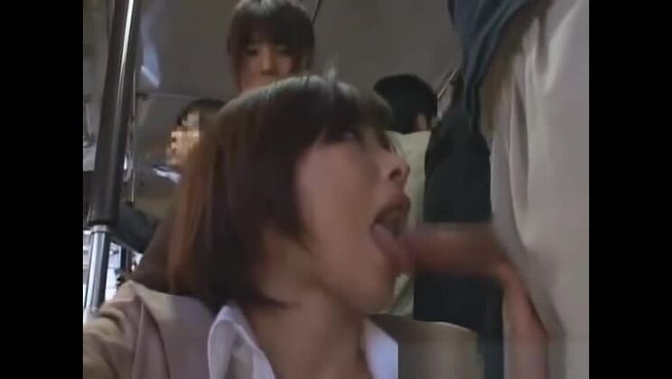 公共の場でのホットな日本人女