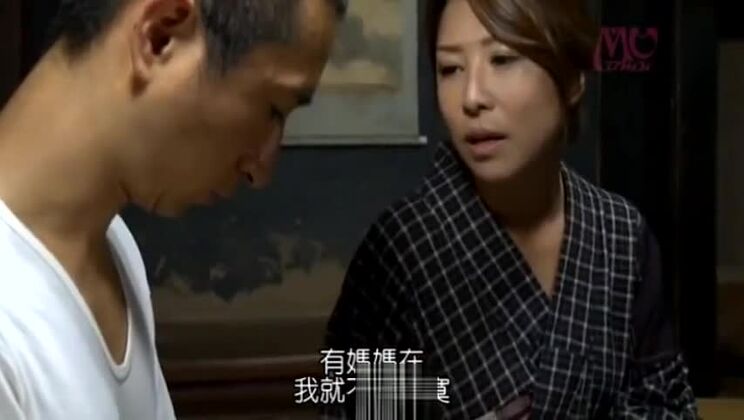 ハードコアポルノビデオに登場する見事な日本人女性