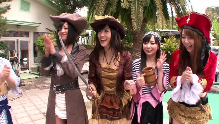 見事な平胸の日本人、笹原リムが激しく犯される