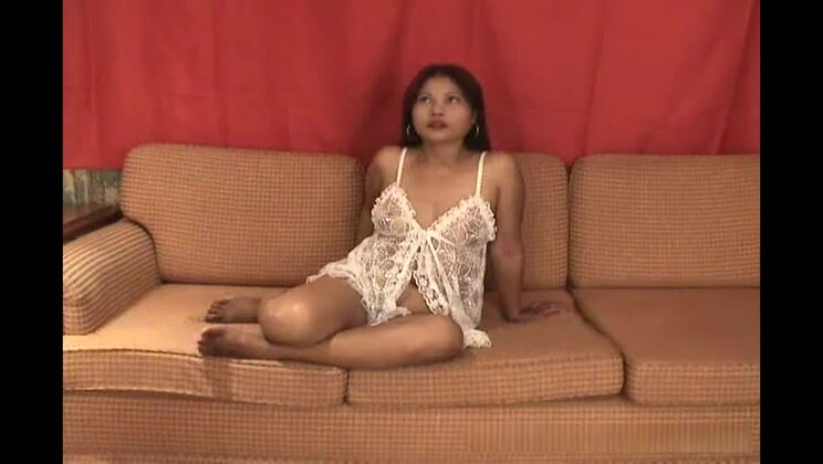 見事な東洋の女