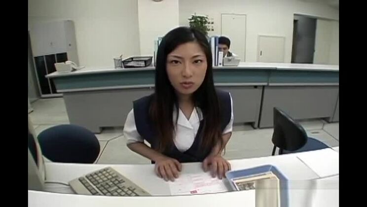 愛らしい日本人女性