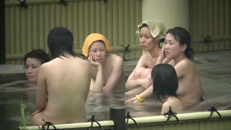 公共の場で甘える日本人痴女