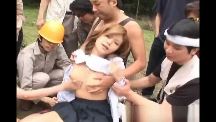 美人オリエンタル、蛍あかねの野外プレイ