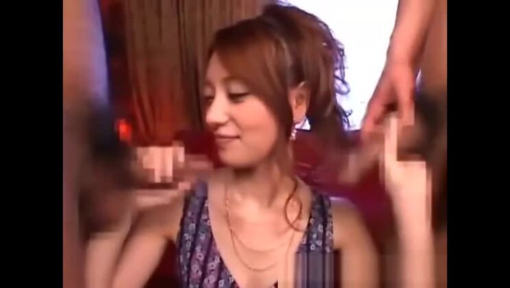 衝撃的な集団セックスに登場する信じられないほどの日本人娼婦