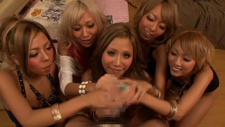 桜リオ、早川マリー、泉マナ出演のポルノビデオ