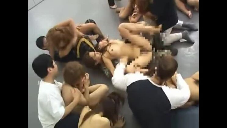 魅力的な巨乳の日本人痴女