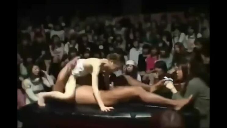 リアルな素人ポルノ動画に登場するジューシーな東洋の女