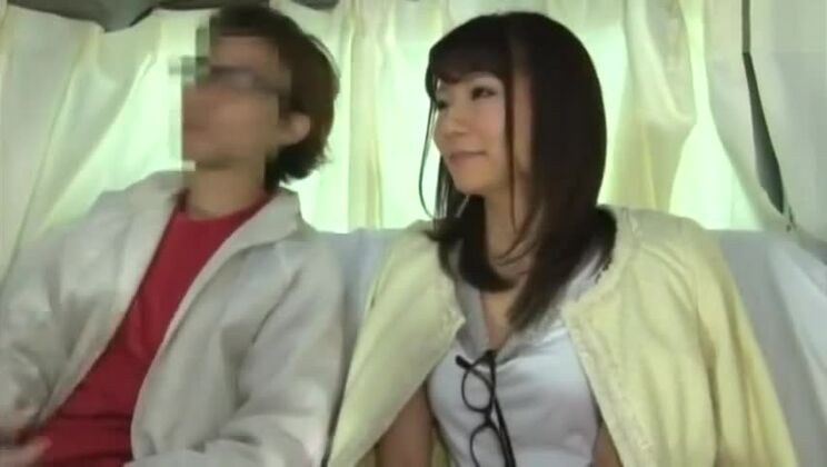 美貌の東洋人女性