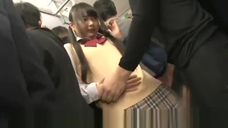 公共の場で驚くべきハードコアセックスをする最高のアジア人女性