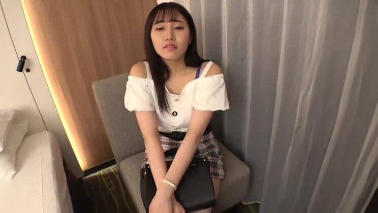 素晴らしいハードコアセックスをする美貌の東洋の女