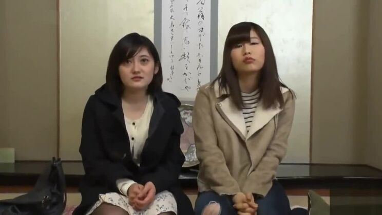 リアルな自家製ポルノ動画に登場する愛らしい日本人痴女