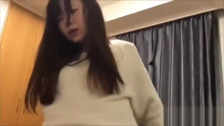 美しい素人動画に登場するスパイシーなアジア人痴女