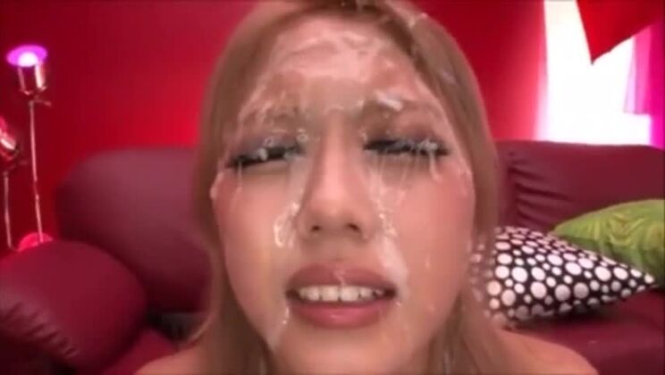 ハードコアセックス動画に登場する信じられないほど魅力的な金髪日本人女