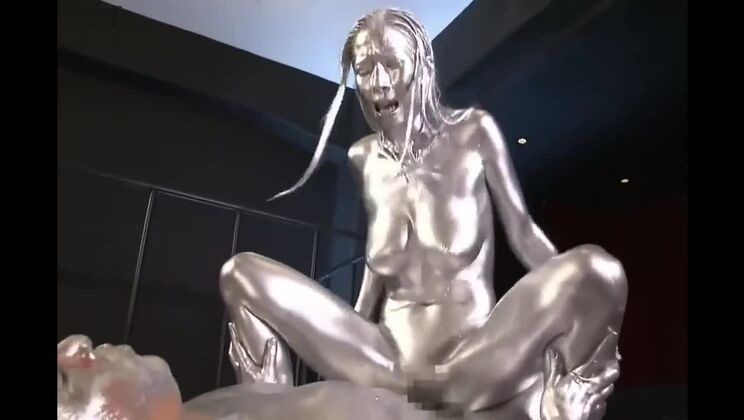 魅惑的なアジア人痴女がフェチの夢を体現