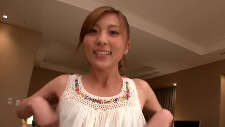 美貌のアジア人、桜木ルイが驚くべきクローズアップポルノで犯される