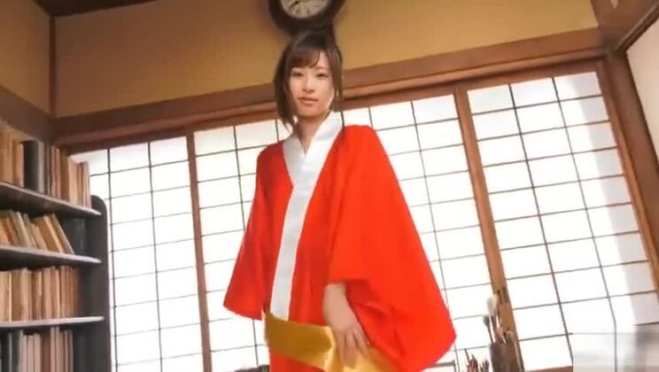 愛らしいアジア人女性