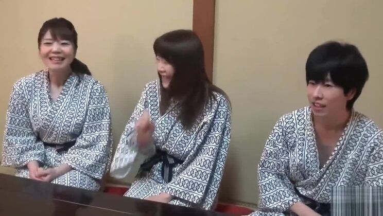 変態セックス映画に登場する巨乳の東洋人美女