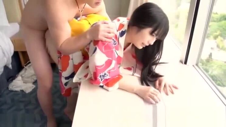 刺激的な東洋人女性