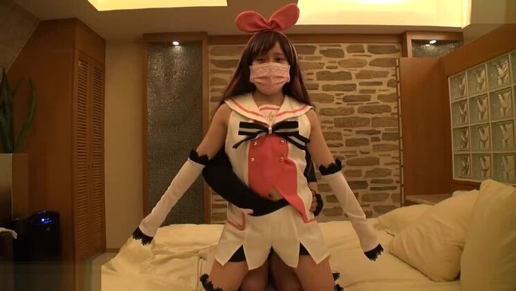 美しい平胸の東洋人痴女がコスプレXXX映画に出演