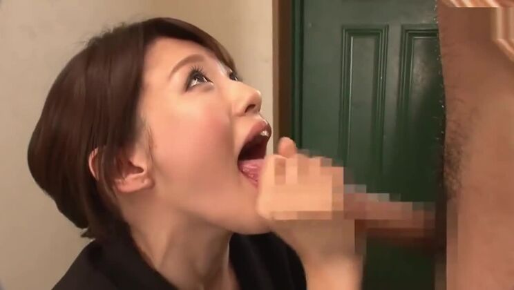 挑発的なアジアの女の子