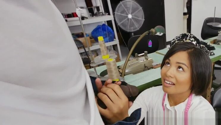 史上最高のアマチュアポルノテープに登場する信じられないほど素晴らしい日本人少女