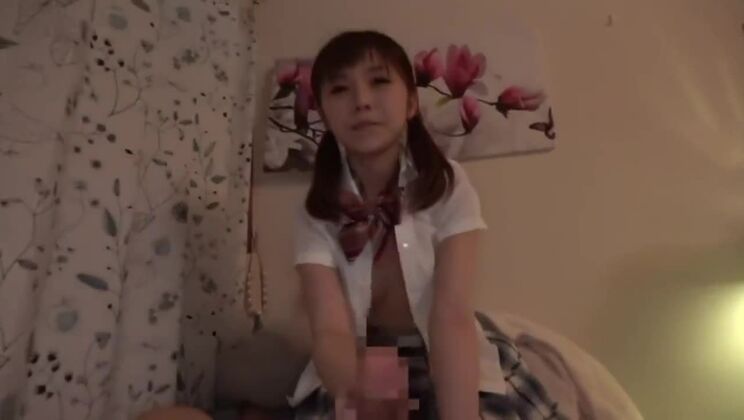 美しいコスプレポルノに登場する素晴らしいアジアの女の子