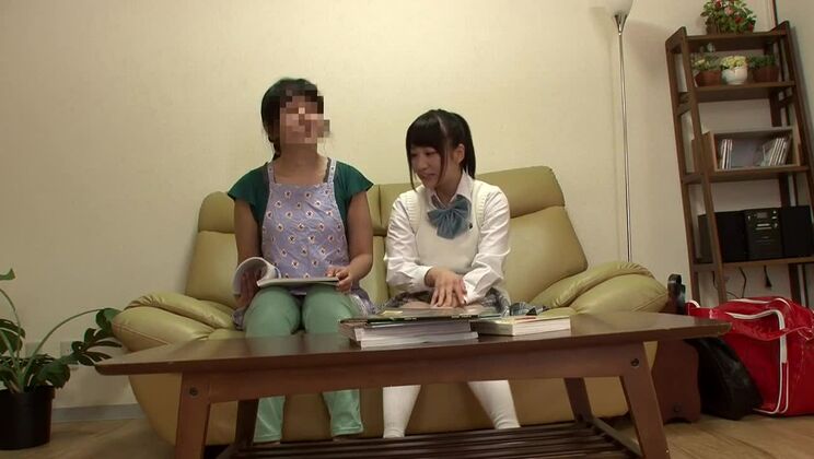 見事な小乳の日本人女