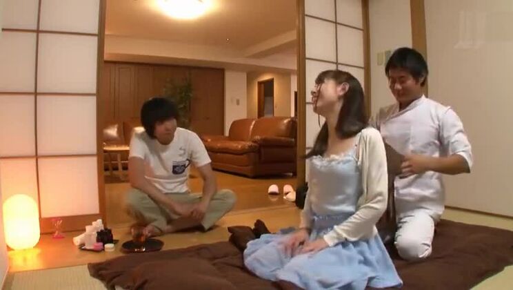 ぶっかけポルノ動画に登場する魅惑的な日本人娼婦