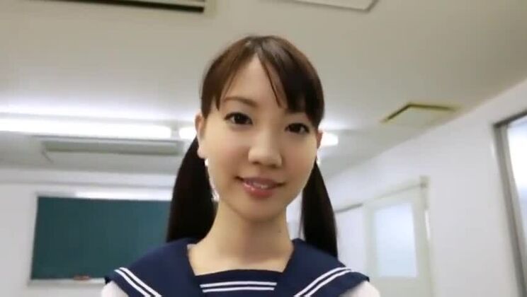 史上最高のアマチュアポルノテープに登場する素晴らしい有名オリエンタルガール