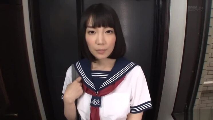 リアルなハードコアパフォーマンスを見せるジューシーなアジア人パン