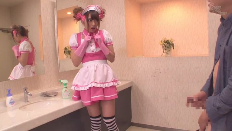 神々しい日本人、桜井あゆはカメラの後ろで放尿するのが大好き