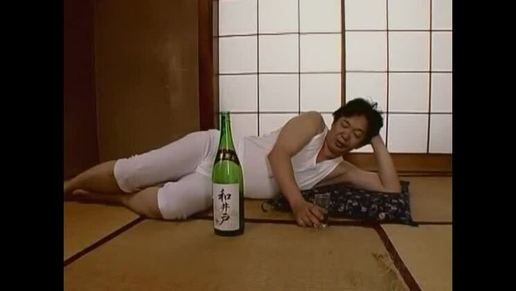 神々しい東洋の既婚女性、来栖リオ