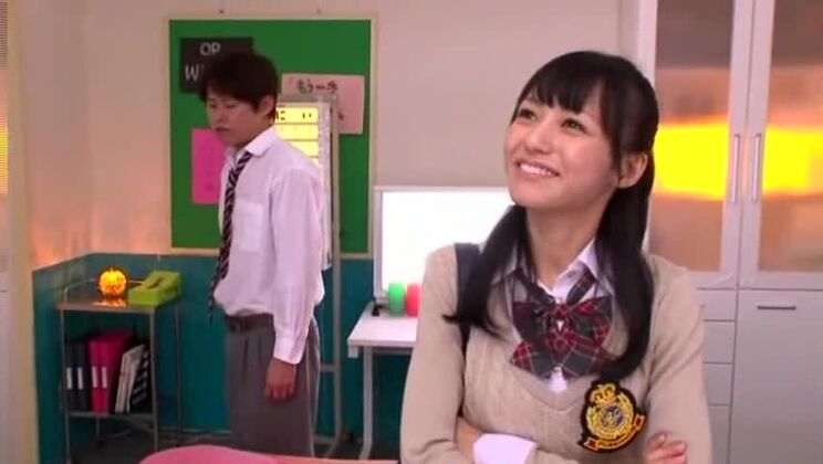 愛らしい細身の東洋人、篠田涼香の素晴らしいハードコアセックス