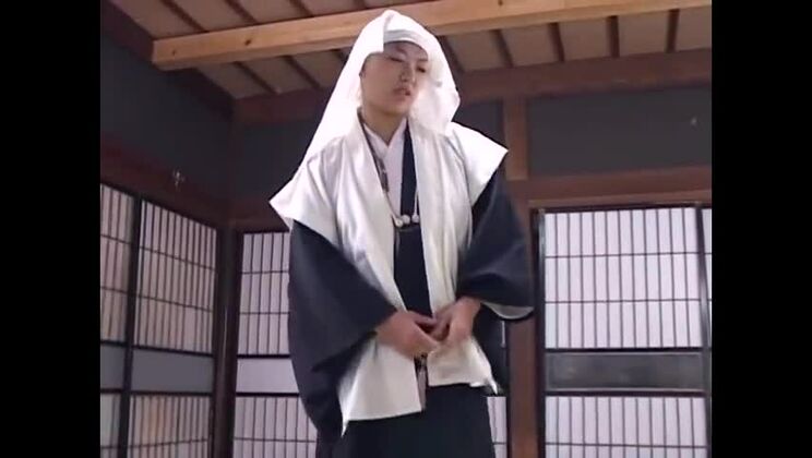 眩しい日本人女が変態フェチプレイを披露