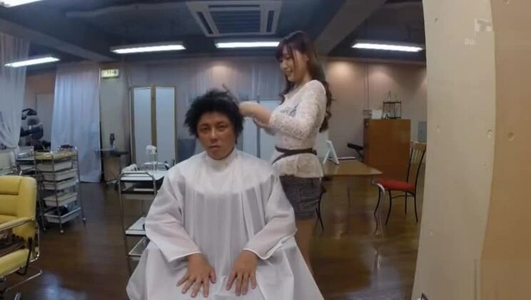 美貌の巨乳アジア系美女が驚くべき素人セックス動画でパフォーマンス